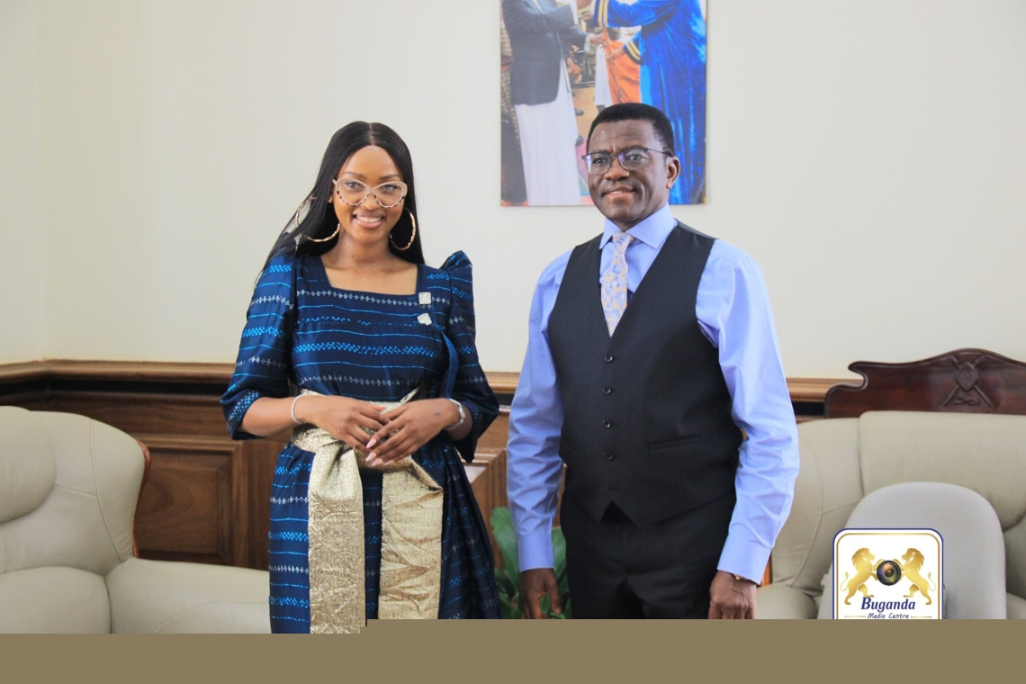 Spice Diana (left) with Katikkiro Mayiga during her visit to Bulange to invite him to her 10-year music celebration Image